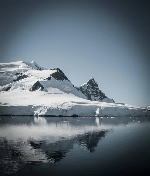 Sněžné Hory Zátoce Paraiso Antartica — Stock fotografie