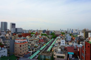 Tokyo / Japonya - Mayıs 03 2019: Asakusa bölgesi hava görüntüsü. Nakamise Caddesi.