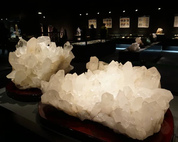 Fujikawaguchiko Japan April 2019 Yamanashi Edelsteenmuseum Zeldzame Mineralen Enorme Kristallen — Stockfoto
