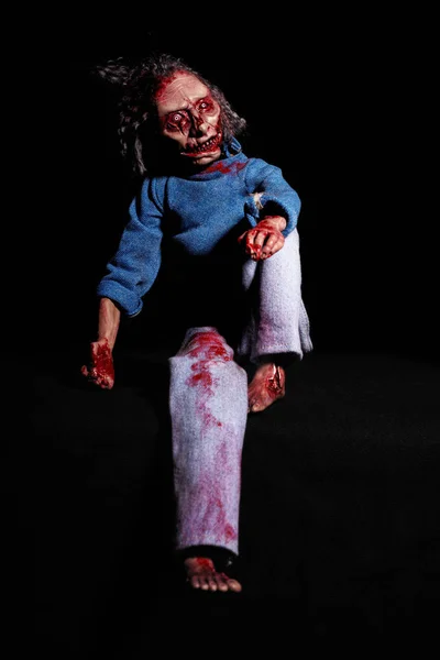 Stylová zombie. hororový koncept. obarvený zombie na černé backgr — Stock fotografie