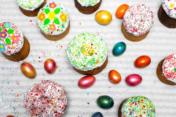 Nyaralás Húsvét Elkészítése Díszített Tojás Sütés Torta Máz — Stock Fotó