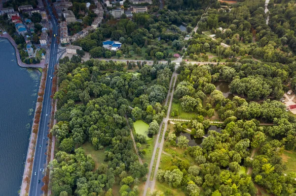 Ukrayna 'nın güzel manzarası, Kark ve göl yolu fotoğrafı.