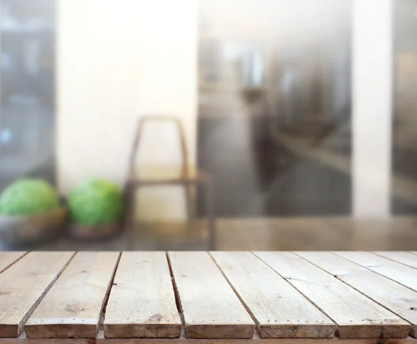 Tischplatte und verschwimmen Wohnzimmer des Hintergrunds — Stockfoto