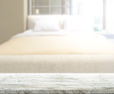 Masa üstü ve bulanıklık arka planda yatak odası