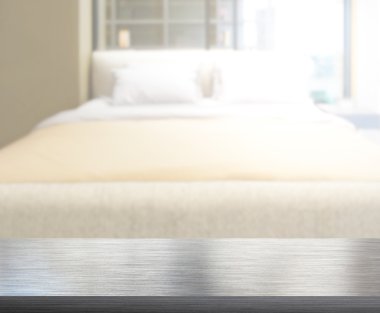 Masa üstü ve bulanıklık arka planda yatak odası