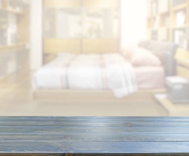 Masa üstü ve bulanıklık arka planda yatak odası