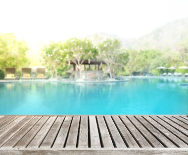 ahşap masa artalanını üst ve Havuzu