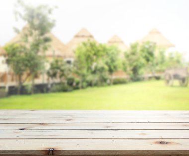 Top masa ve bina, arka plan bulanıklık