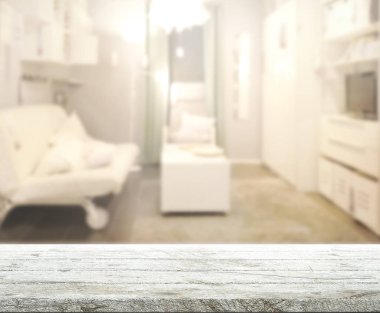 Arka planın Masa Üstü ve Bulanık Oturma Odası