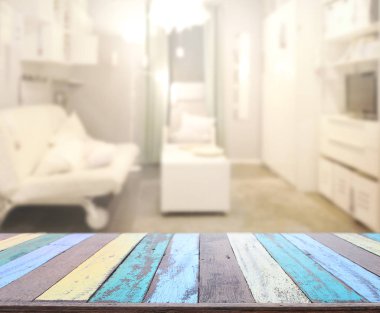 Arka planın Masa Üstü ve Bulanık Oturma Odası