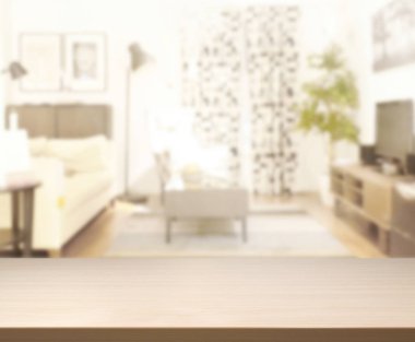 Arka planın Masa Üstü ve Bulanık Oturma Odası