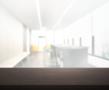 Bulanıklık arka planda Office ahşap masa