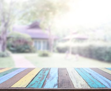 Top masa ve bina, arka plan bulanıklık