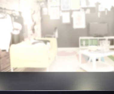 Arka planın Masa Üstü ve Bulanık Oturma Odası