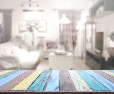 Arka planın Masa Üstü ve Bulanık Oturma Odası