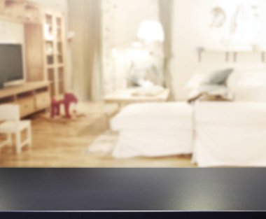 Arka planın Masa Üstü ve Bulanık Oturma Odası