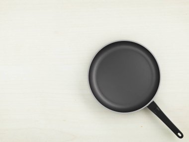 Tablo arka plan üzerinde Üstten Görünüm boş tava