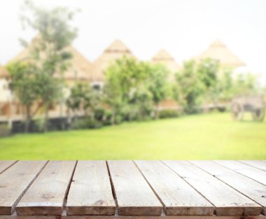 Top masa ve bina, arka plan bulanıklık