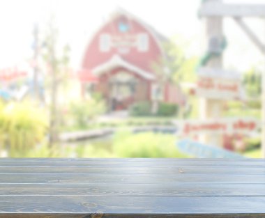 Top masa ve bina, arka plan bulanıklık