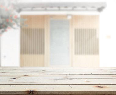 Top masa ve bina, arka plan bulanıklık