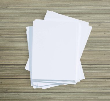 Ahşap masa arka plan üzerinde beyaz kağıt