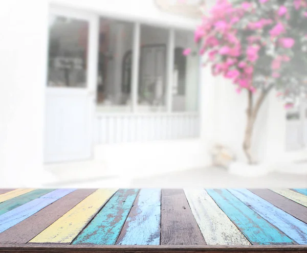 Top masa ve bina, arka plan bulanıklık