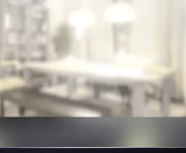 Tabell Top och oskärpa matsal i bakgrunden — Stockfoto