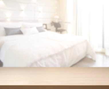 Masa üstü ve bulanıklık arka planda yatak odası