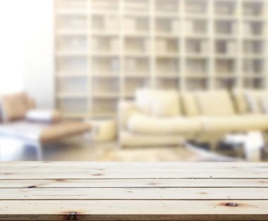 Masa üstü ve arka planın bulanık oturma odası