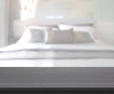 Masa üstü ve bulanıklık arka planda yatak odası