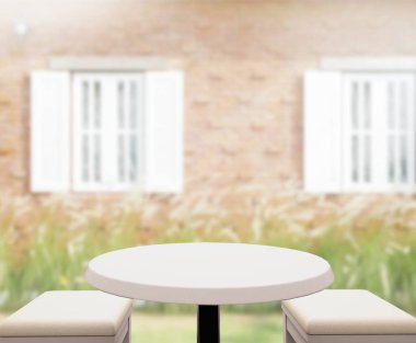 Top masa ve bina, arka plan bulanıklık