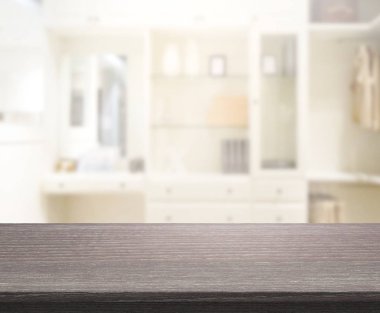 Masa üstü ve arka plan bulanıklık elbise odası