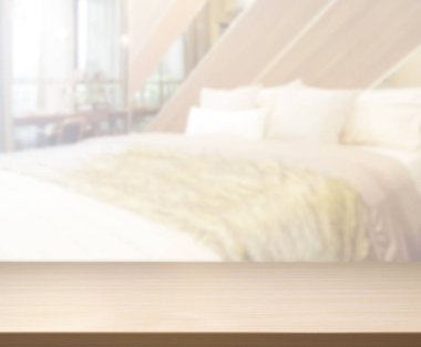 Masa üstü ve bulanıklık arka planda yatak odası