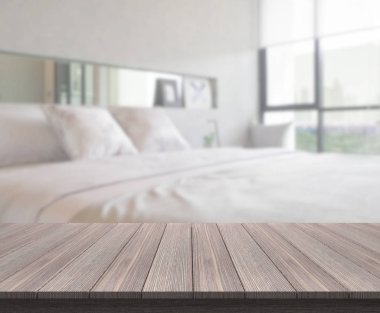 Masa üstü ve bulanıklık arka planda yatak odası