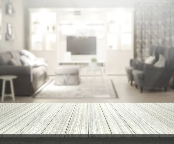 Masa üstü ve arka planın bulanık oturma odası