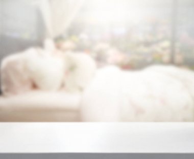 Masa üstü ve bulanıklık arka planda yatak odası