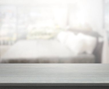 Masa üstü ve bulanıklık arka planda yatak odası