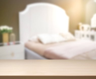 Masa üstü ve bulanıklık arka planda yatak odası