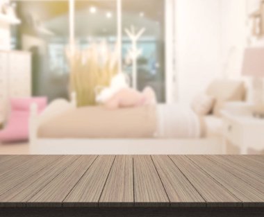 Masa üstü ve bulanıklık arka planda yatak odası