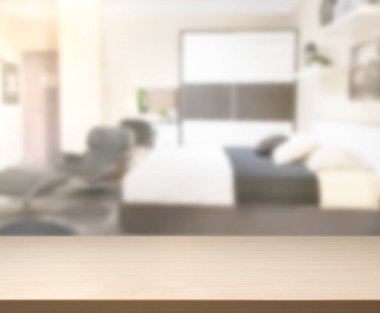 Masa üstü ve bulanıklık arka planda yatak odası