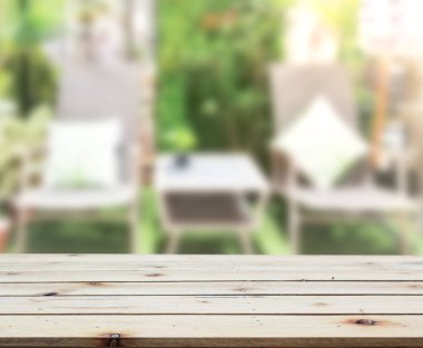 Arka planın Masa Üstü ve Bulanık Oturma Odası