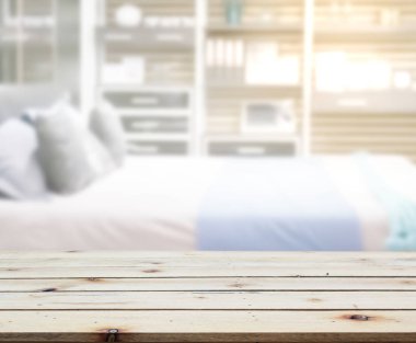 Masa üstü ve bulanıklık arka planda yatak odası