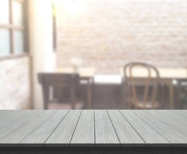 Arka plandaki Masa Üstü ve Bulanık Yemek Odası