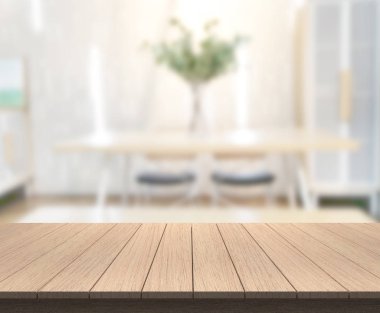 Arka plandaki Masa Üstü ve Bulanık Yemek Odası