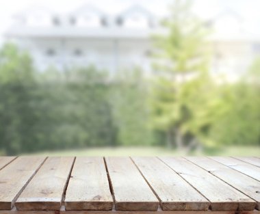 Top masa ve bina, arka plan bulanıklık