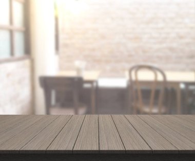 Arka plandaki Masa Üstü ve Bulanık Yemek Odası