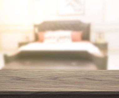 Masa üstü ve bulanıklık arka planda yatak odası