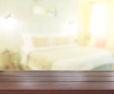 Masa üstü ve bulanıklık arka planda yatak odası