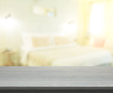 Masa üstü ve bulanıklık arka planda yatak odası