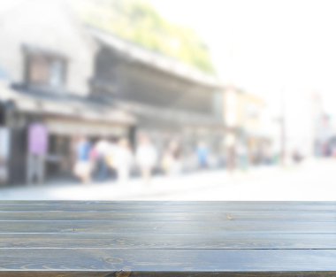 Top masa ve bina, arka plan bulanıklık
